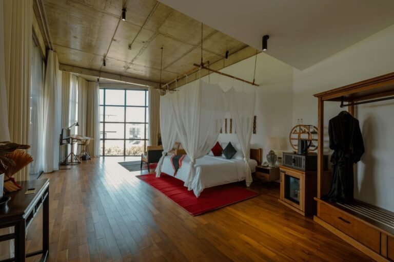 Deluxe Suite 70m2 - Single Occupancy - 1 Person Package