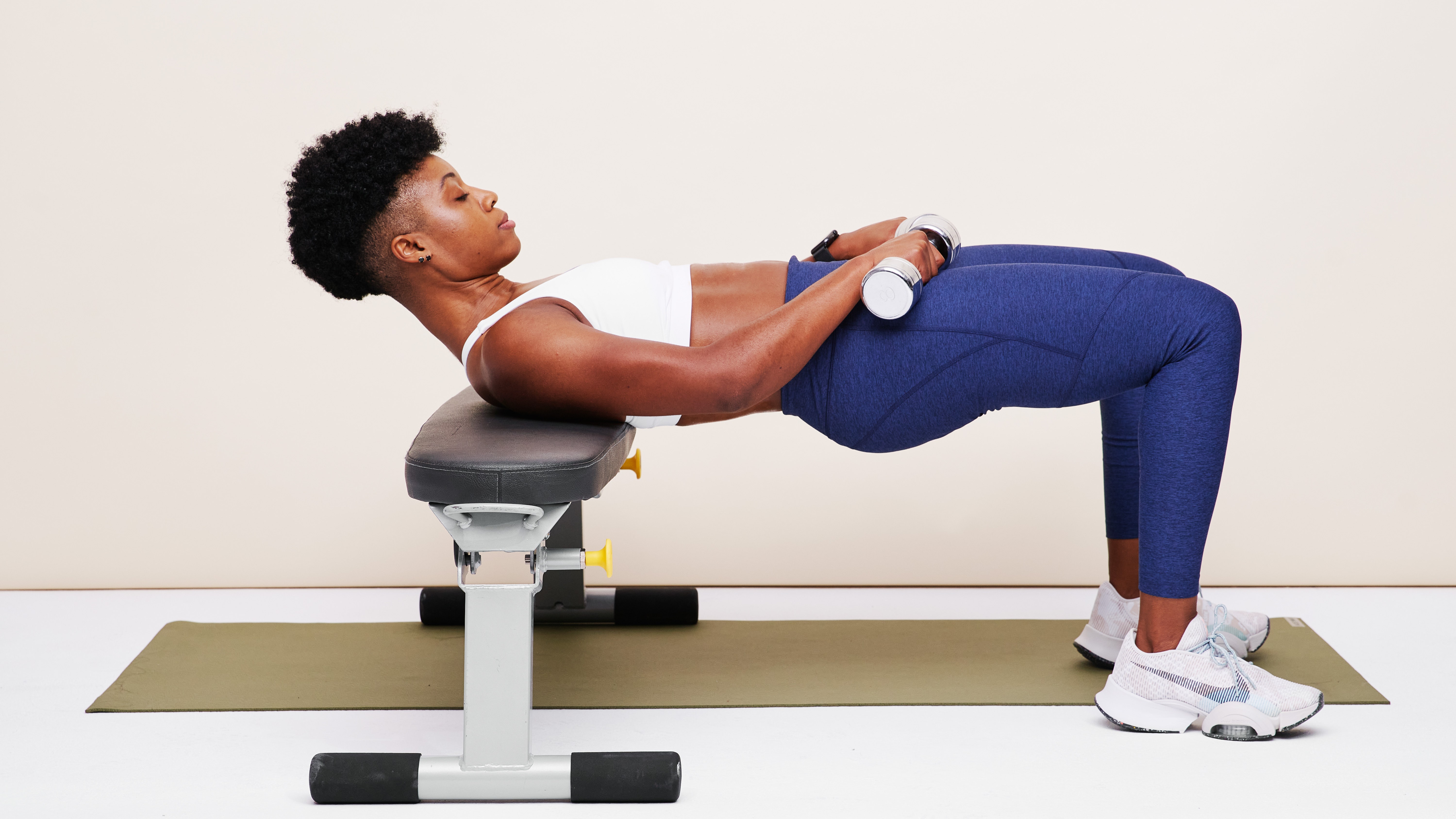 1. Hip Thrust (Nâng Hông)
